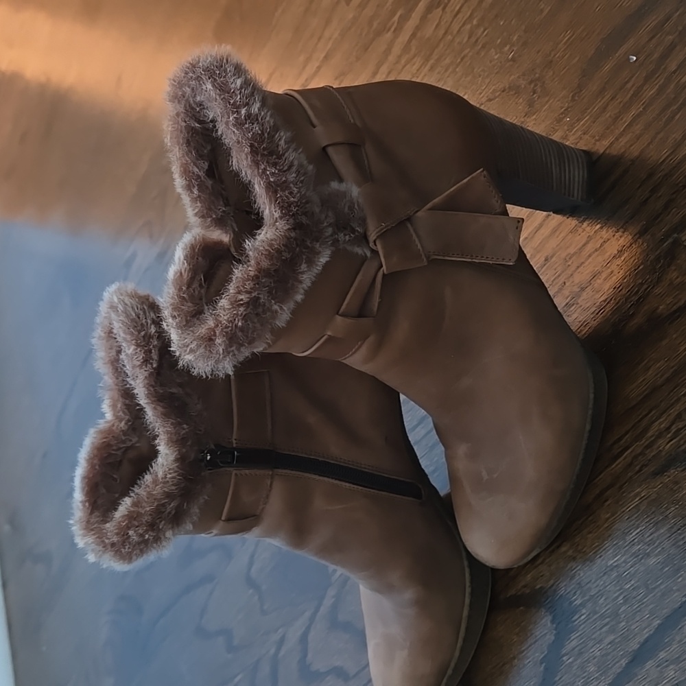 Aquatalia Leather Boots, Size 7